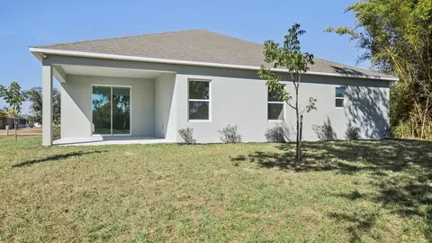 Exterior - 843 Roseland Rd, Sebastian, FL 32958 photo 13 of 17