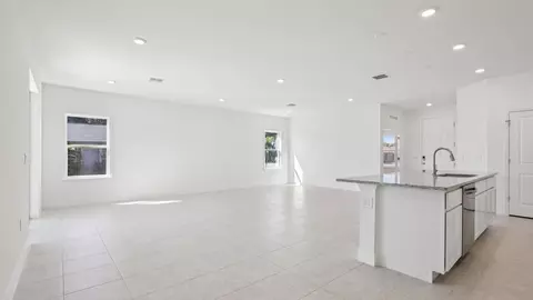 Living - 843 Roseland Rd, Sebastian, FL 32958 photo 2 of 4