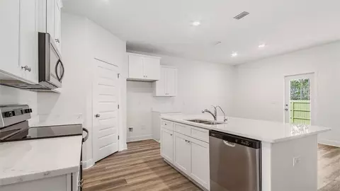 Kitchen - 112 Gray Owl Dr E, Freeport, FL 32439 photo 1 of 6