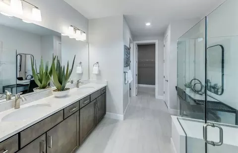 Bath - 18405 Parksville Dr, Estero, FL 33928 photo 2 of 2