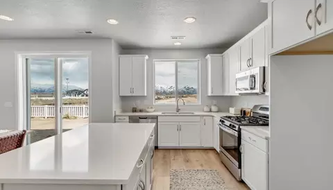 3159 S Claire Ave, Syracuse, UT 84075