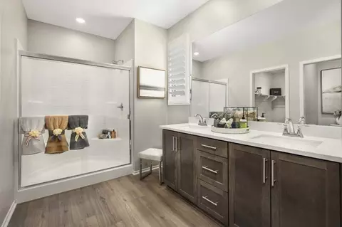 Bath - 45609 17th St E, Lancaster, CA 93535 photo 2 of 3