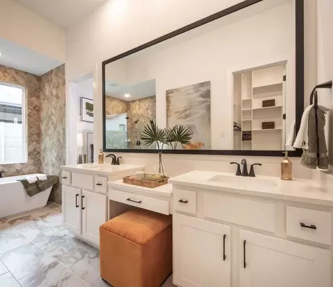 Bath - 545 High Summit Dr, Georgetown, TX 78628 photo 4 of 4