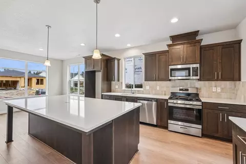 750 Magnolia Ave, Woodburn, OR 97071