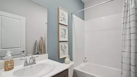 Bath - 27237 Brisa Ave, Moreno Valley, CA 92555 photo 2 of 6