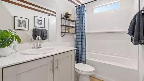 Bath - 27237 Brisa Ave, Moreno Valley, CA 92555 photo 5 of 6