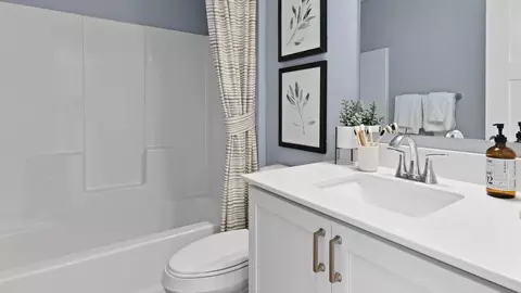 Bath - 107 Spencer Ct, Harmony, PA 16037 photo 6 of 9