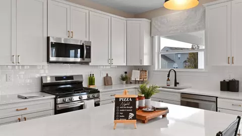 Kitchen - 107 Spencer Ct, Harmony, PA 16037 photo 5 of 6