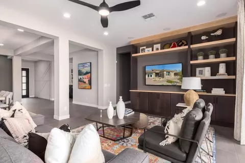 Living - 5664 N 86th Dr, Glendale, AZ 85305 photo 4 of 5