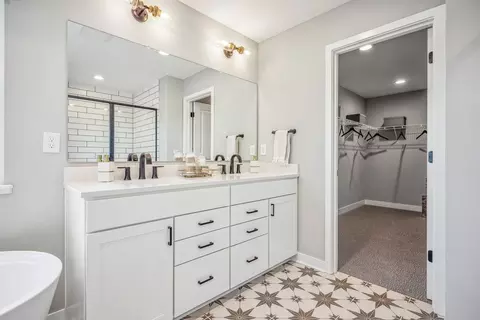Bath - 1794 Maple Heights Dr, Delaware, OH 43015 photo 8 of 9