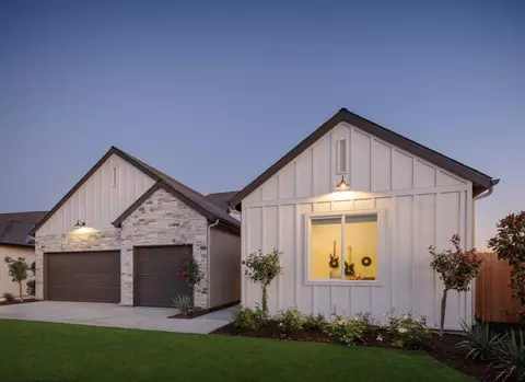 Exterior - 1432 S Marcin St, Visalia, CA 93277 photo 13 of 17
