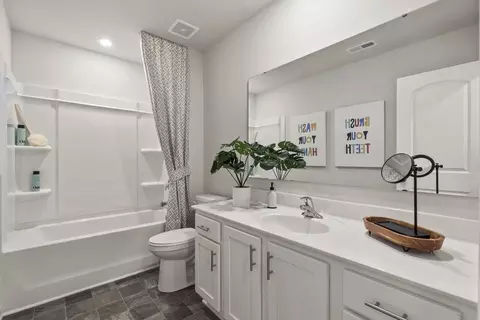 Bath - 2955 31st St NE, Hickory, NC 28601 photo 1 of 2