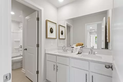 Bath - 2955 31st St NE, Hickory, NC 28601 photo 2 of 2