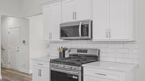 Kitchen - 479 Adhurst Dr, Enoree, SC 29335 photo 3 of 5