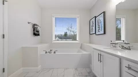 Bath - 479 Adhurst Dr, Enoree, SC 29335 photo 4 of 5