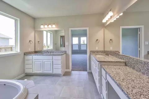 Bath - 2036 Grey Birch Pl, Aledo, TX 76008 photo 2 of 2