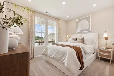 Bedroom - 324 Hunter Rd, Simpsonville, SC 29681 photo 2 of 2