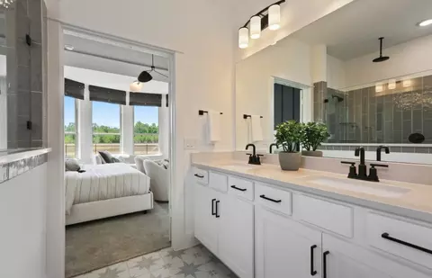 Bath - 3016 Delaware St, Leander, TX 78641 photo 3 of 4