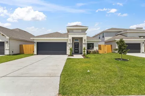2304 N 26th Dr, Hidalgo, TX 78557