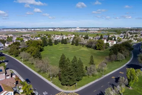 View/Area - 544 Brachetto Ln, Manteca, CA 95336 photo 4 of 5