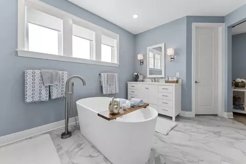 Bath - 9163 Peniwill Dr, Lorton, VA 22079 photo 2 of 10