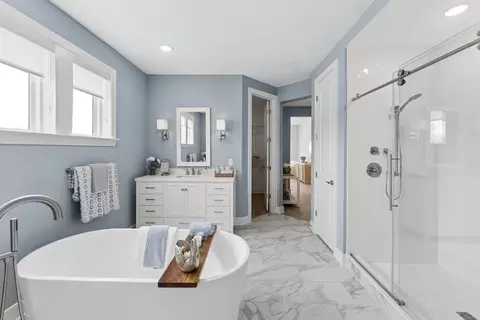 Bath - 9163 Peniwill Dr, Lorton, VA 22079 photo 3 of 10