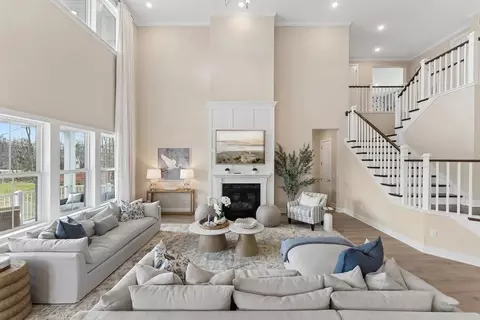 Living - 9163 Peniwill Dr, Lorton, VA 22079 photo 2 of 4