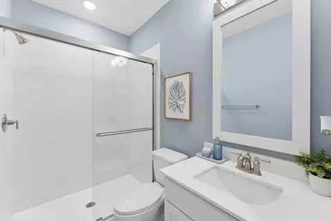 Bath - 9163 Peniwill Dr, Lorton, VA 22079 photo 4 of 10