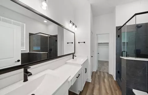Bath - 612 Ruby Bend Ln, Montgomery, TX 77356 photo 1 of 6
