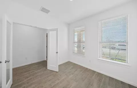 Entry Way - 612 Ruby Bend Ln, Montgomery, TX 77356 photo 3 of 5