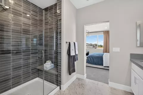 Bath - 6362 Benchmark Dr, Roseville, CA 95747 photo 3 of 6