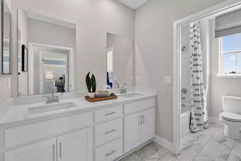 Bath - 6362 Benchmark Dr, Roseville, CA 95747 photo 1 of 6