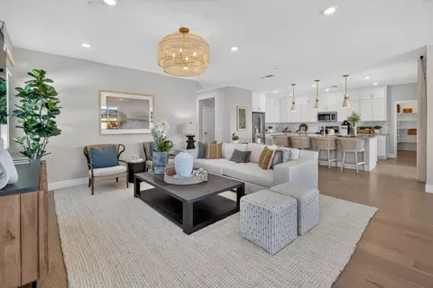 Living - 6362 Benchmark Dr, Roseville, CA 95747 photo 2 of 3