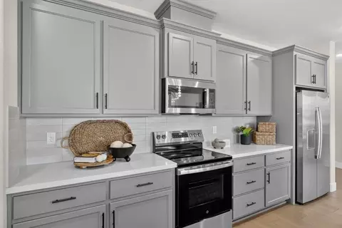 Kitchen - 6362 Benchmark Dr, Roseville, CA 95747 photo 8 of 8