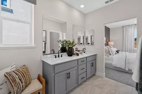 Bath - 6362 Benchmark Dr, Roseville, CA 95747 photo 5 of 6