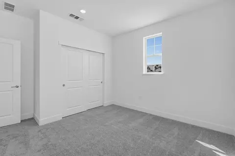 Bedroom - 6362 Benchmark Dr, Roseville, CA 95747 photo 11 of 18
