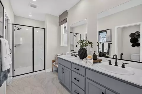Bath - 6362 Benchmark Dr, Roseville, CA 95747 photo 6 of 6