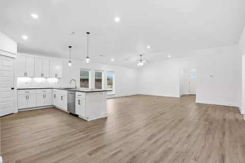 Living - 1101 W Jay St, Ozark, MO 65721 photo 10 of 12