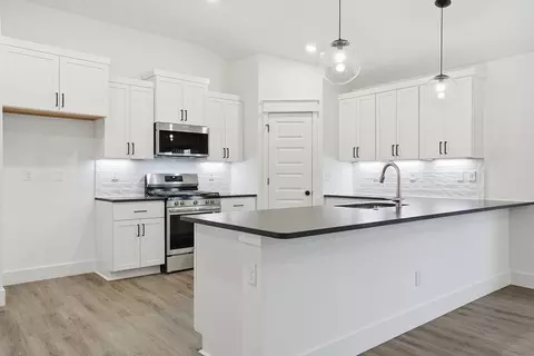 Kitchen - 1101 W Jay St, Ozark, MO 65721 photo 9 of 13
