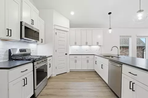 Kitchen - 1101 W Jay St, Ozark, MO 65721 photo 7 of 13