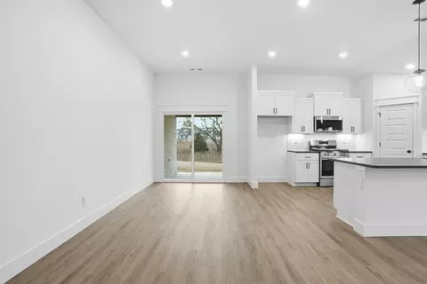 Living - 1101 W Jay St, Ozark, MO 65721 photo 11 of 12