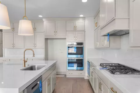 Kitchen - 1048 E 12610 S, Draper, UT 84020 photo 3 of 4