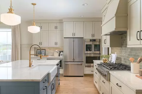 Kitchen - 1048 E 12610 S, Draper, UT 84020 photo 4 of 4