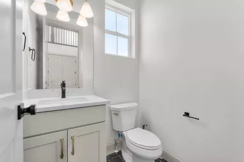 Bath - 1048 E 12610 S, Draper, UT 84020 photo 2 of 3