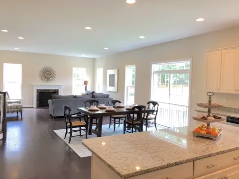 7211 Brooklyn Bridge Rd, Laurel, MD 20707 photo 3
