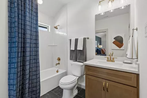 Bath - 2712 Pinnacle Pl, Corinth, TX 76210 photo 5 of 6