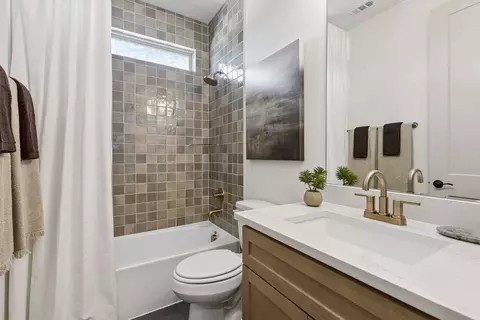 Bath - 2712 Pinnacle Pl, Corinth, TX 76210 photo 4 of 6