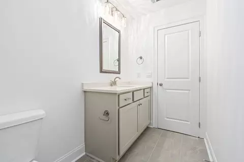 Bath - 2058 Shadow Bend Ln, Auburn, AL 36830 photo 4 of 5