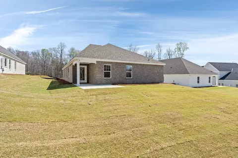 Exterior - 2058 Shadow Bend Ln, Auburn, AL 36830 photo 3 of 6