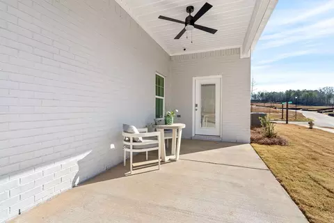 Exterior - 2058 Shadow Bend Ln, Auburn, AL 36830 photo 5 of 6